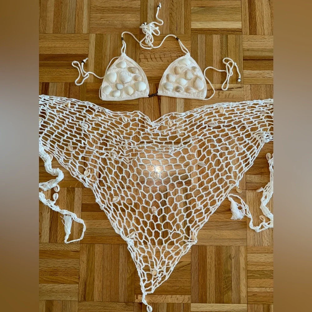 Crocheted Seashell Bikini & Mermaid Wrap - Picture 1 of 6